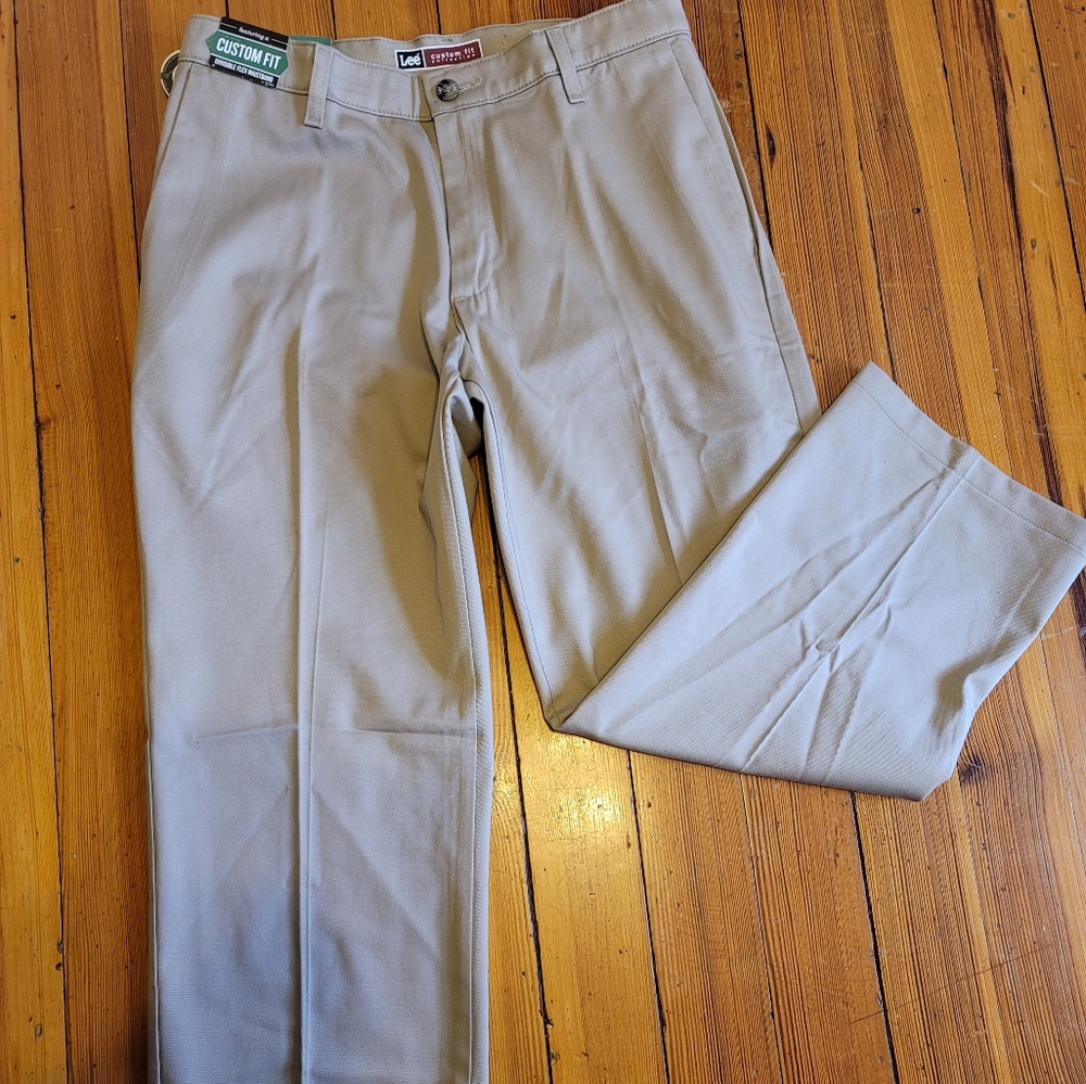 NWT LEE CUSTOM FIT KHAKI MENS SZ. 30×32 PANTS